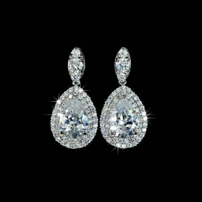 Baguette earrings Modern wedding earrings Unique bridal earrings Crystal earrings Rhinestone jewelry Gift for her Earrings for Bride Trouwen Sieraden Oorbellen 